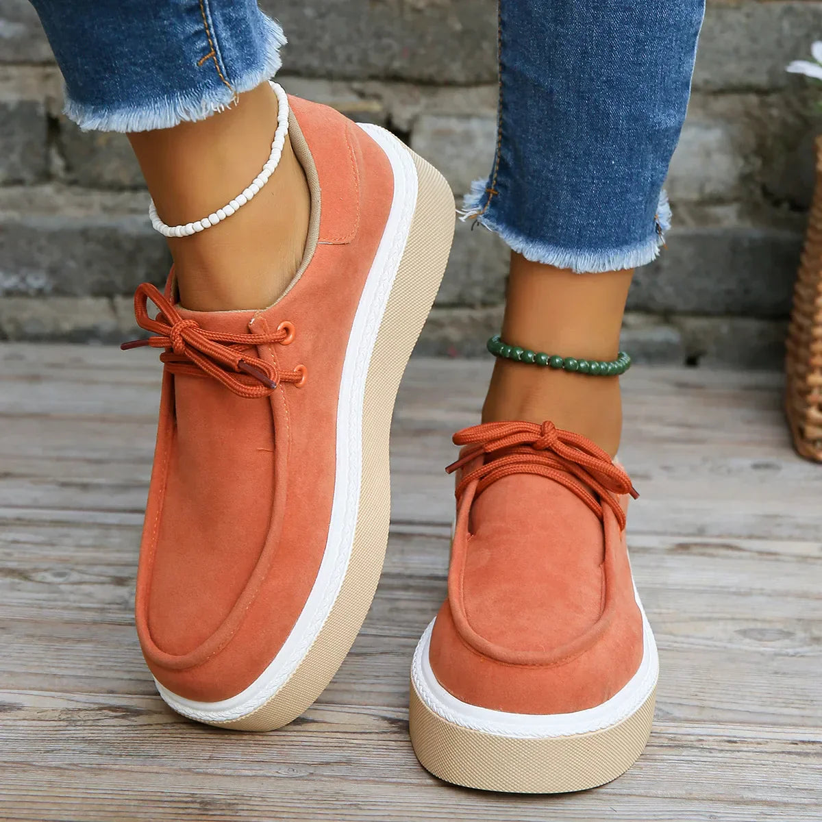Scarpe invernali di supporto eleganti e dettagliate
