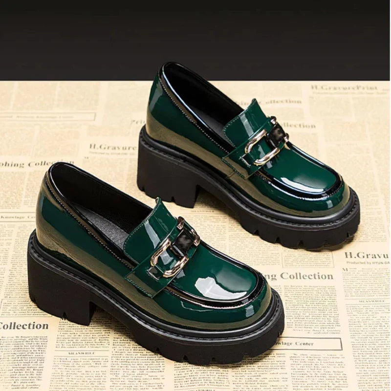 Scarpe mocassino con tacco grosso