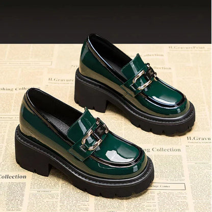 Scarpe mocassino con tacco grosso