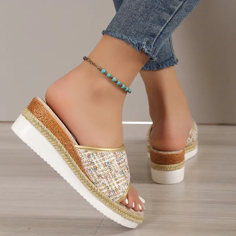 Sandali con plateau da donna