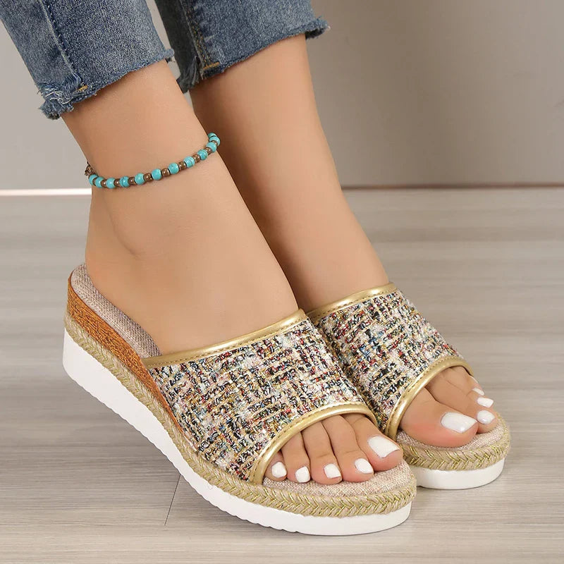 Sandali con plateau da donna
