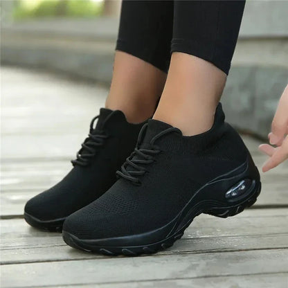 Scarpe da ginnastica ortopediche alla moda e di sostegno