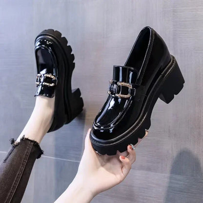 Scarpe mocassino con tacco grosso