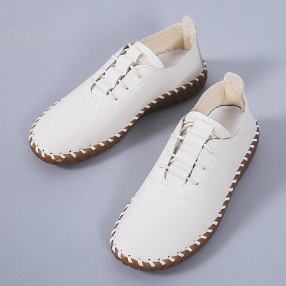Scarpe piatte in pelle morbida da donna