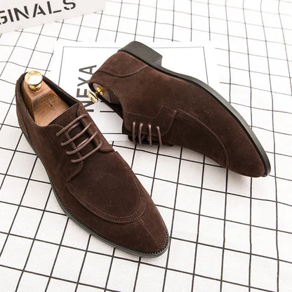 Scarpe da uomo fatte a mano con punta tonda in pizzo marrone