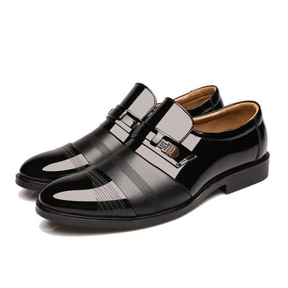 Scarpe moderne formali e casual da uomo d'affari