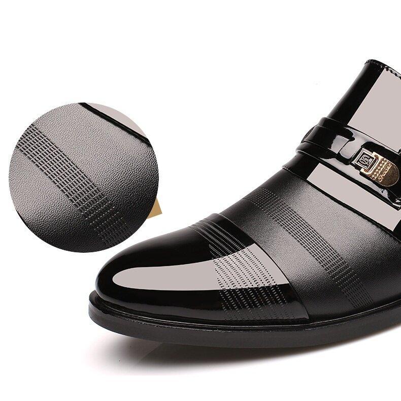 Scarpe moderne formali e casual da uomo d'affari