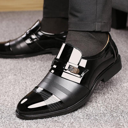 Scarpe moderne formali e casual da uomo d'affari