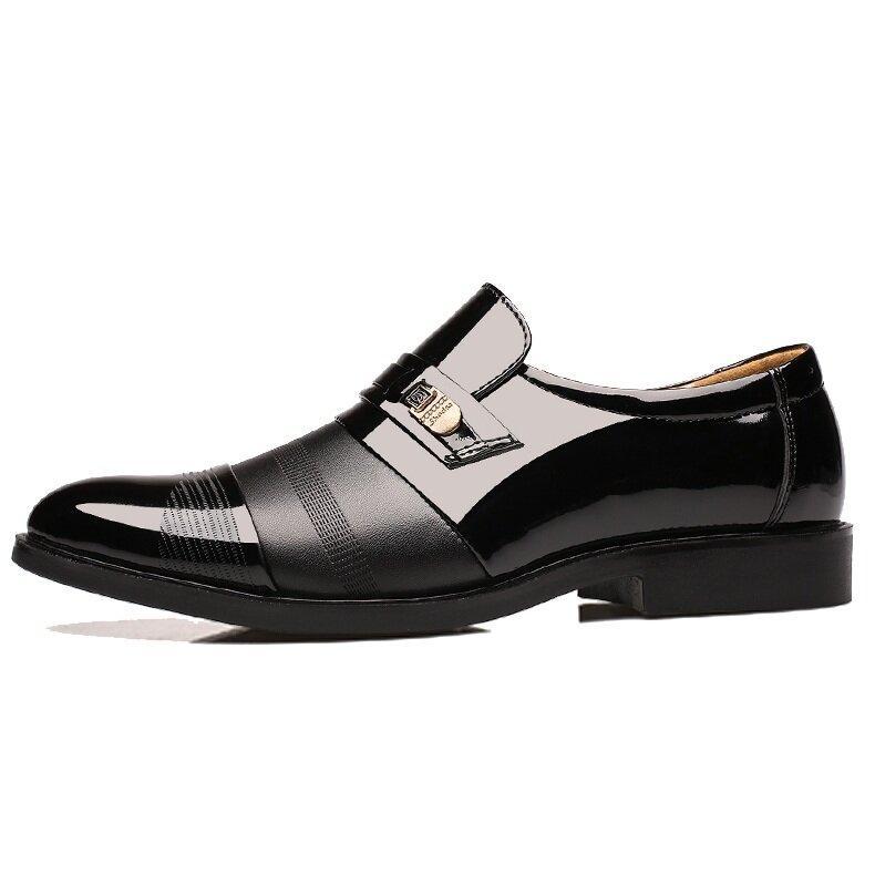 Scarpe moderne formali e casual da uomo d'affari