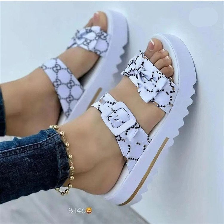 Elegante in sandali di qualità