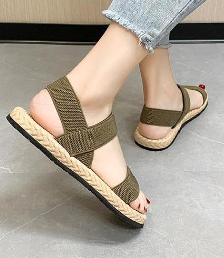 Sandali piatti da donna color cammello, semplice fascia elastica intrecciata
