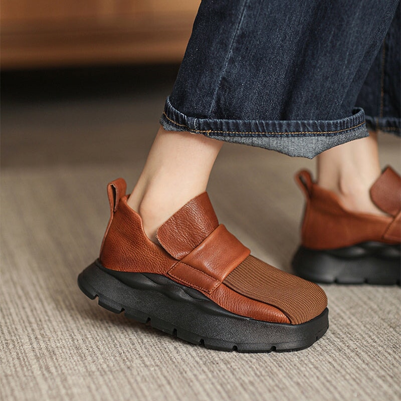 Scarpe estive di supporto eleganti e dettagliate