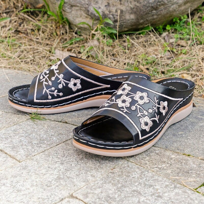 Scivoli estivi da donna con design floreale