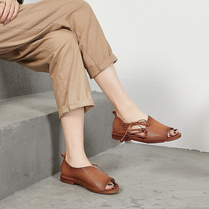 Scarpe flessibili in stile retrò tagliate a mano