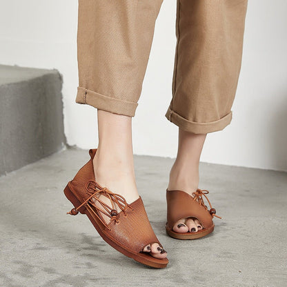 Scarpe flessibili in stile retrò tagliate a mano