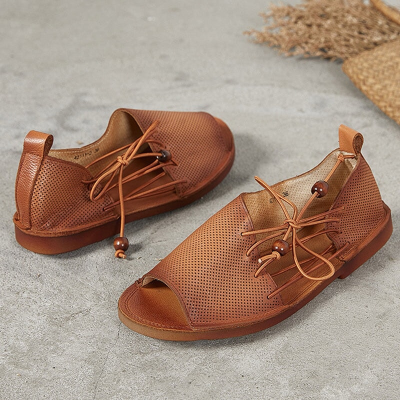 Scarpe flessibili in stile retrò tagliate a mano