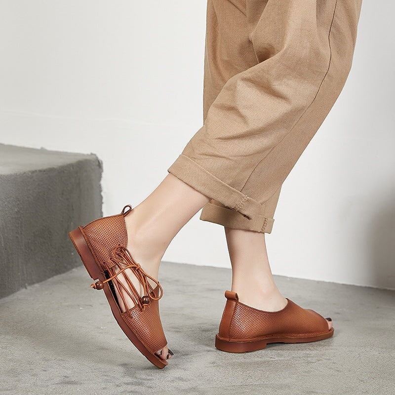 Scarpe flessibili in stile retrò tagliate a mano